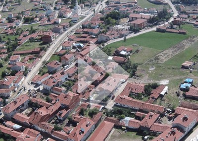 150 m2 4+1 Daire Getirili Bulvar Cepheli İmarlı Arsa